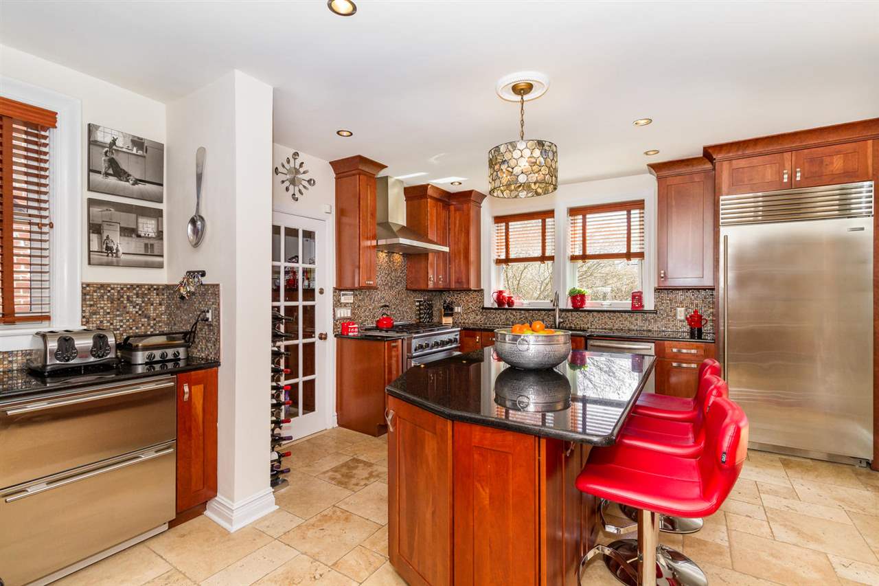 3-9 Kingswood Rd, Weehawken, NJ 07086