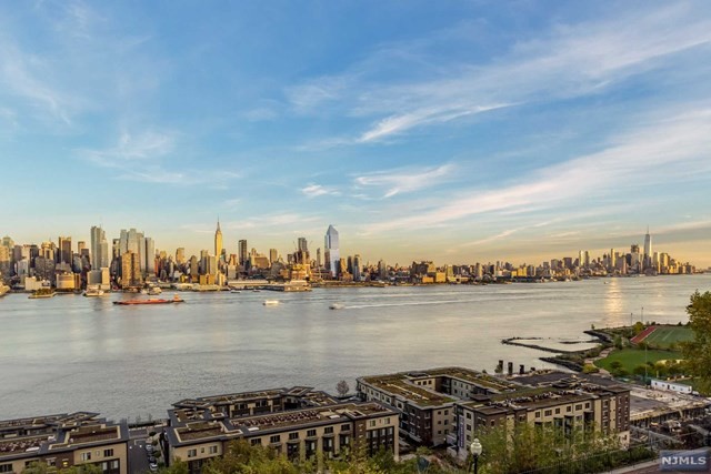 1 Hamilton Ave, Weehawken, NJ 07086