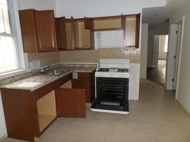 325 S 19th StNewark, NJ, 07103Essex County