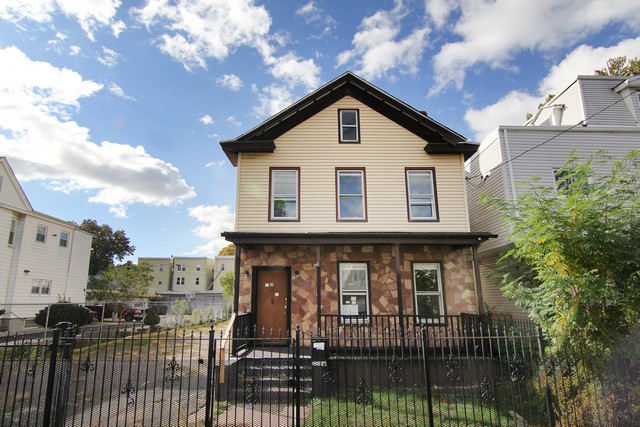 64 Irving StNewark, NJ, 07104Essex County