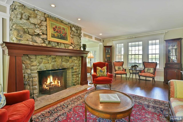 1 Brook Valley Ter, Kinnelon Borough, NJ 07405