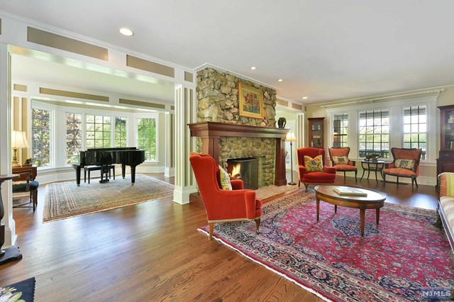 1 Brook Valley Ter, Kinnelon Borough, NJ 07405