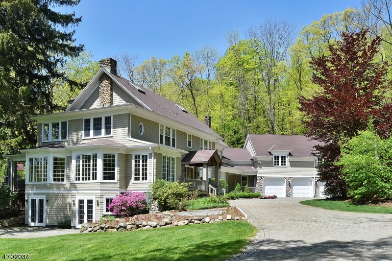 1 Brook Valley Ter, Kinnelon Boro, NJ 07405