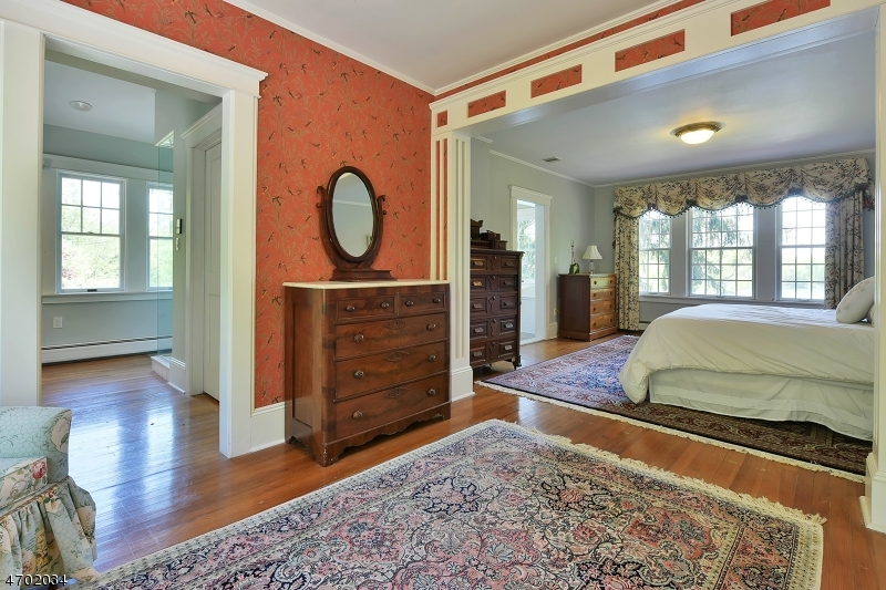 1 Brook Valley Ter, Kinnelon Boro, NJ 07405