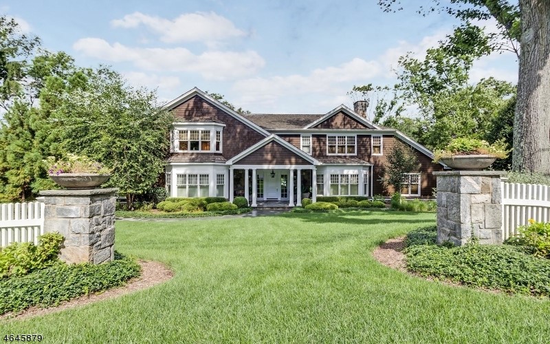 907 Scioto Dr, Franklin Lakes Boro, NJ 07417