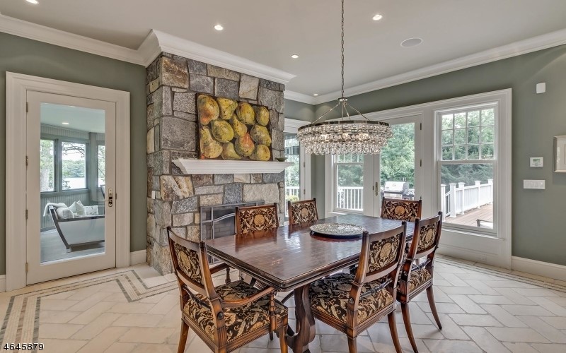 907 Scioto Dr, Franklin Lakes Boro, NJ 07417