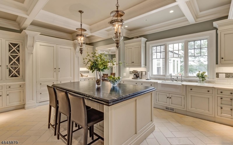 907 Scioto Dr, Franklin Lakes Boro, NJ 07417