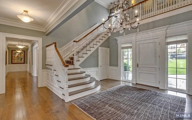 907 Scioto Dr, Franklin Lakes, NJ 07417