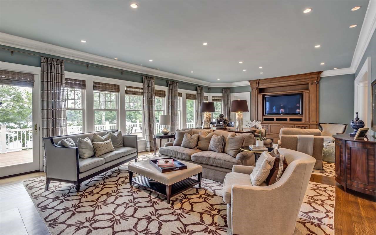 907 Scioto Dr, Franklin Lakes, NJ 07417