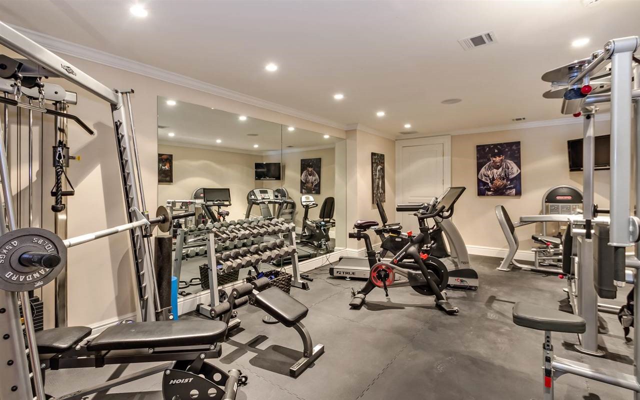 907 Scioto Dr, Franklin Lakes, NJ 07417