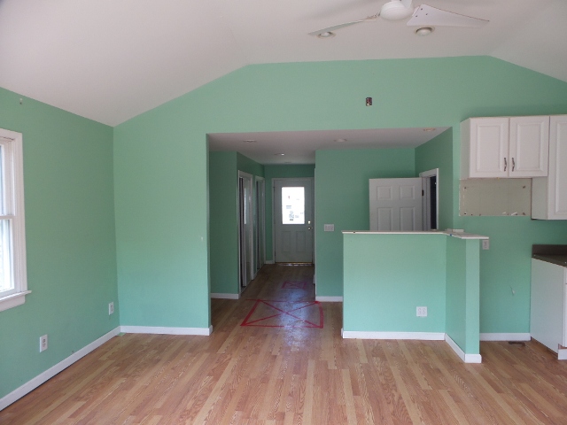 28 Riverview CirLittle Falls, NJ, 07424Passaic County