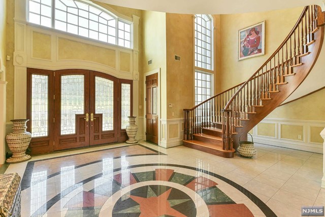 229 E Saddle River Rd, Saddle River, NJ 07458