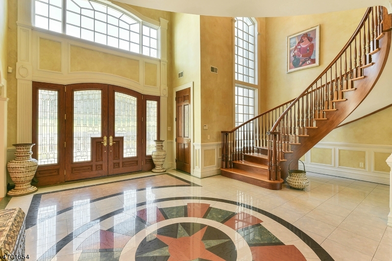 229 E Saddle River Rd, Saddle River Boro, NJ 07458