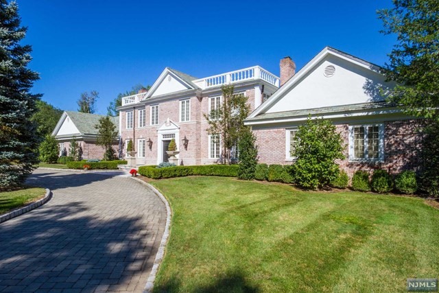 4 High Meadow Rd, Saddle River, NJ 07458