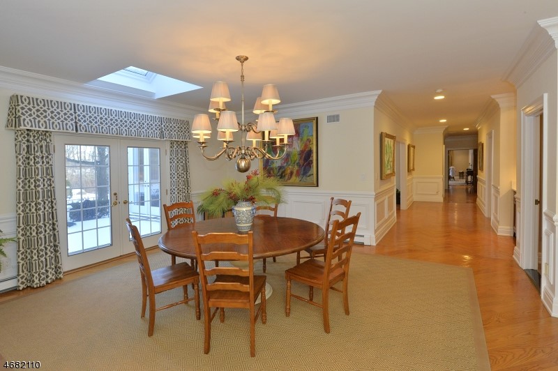 4 High Meadow Rd, Saddle River Boro, NJ 07458