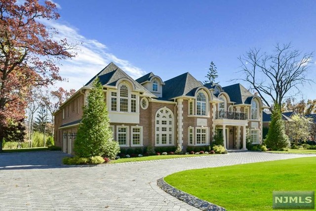 18 Glen Carl Rd, Upper Saddle River, NJ 07458