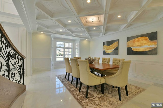 18 Glen Carl Rd, Upper Saddle River, NJ 07458