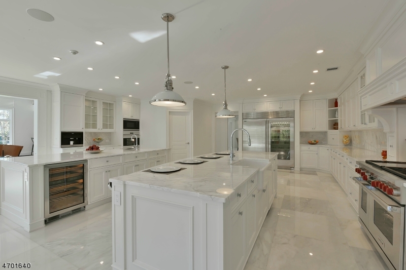 18 Glen Carl Rd, Upper Saddle River Boro, NJ 07458