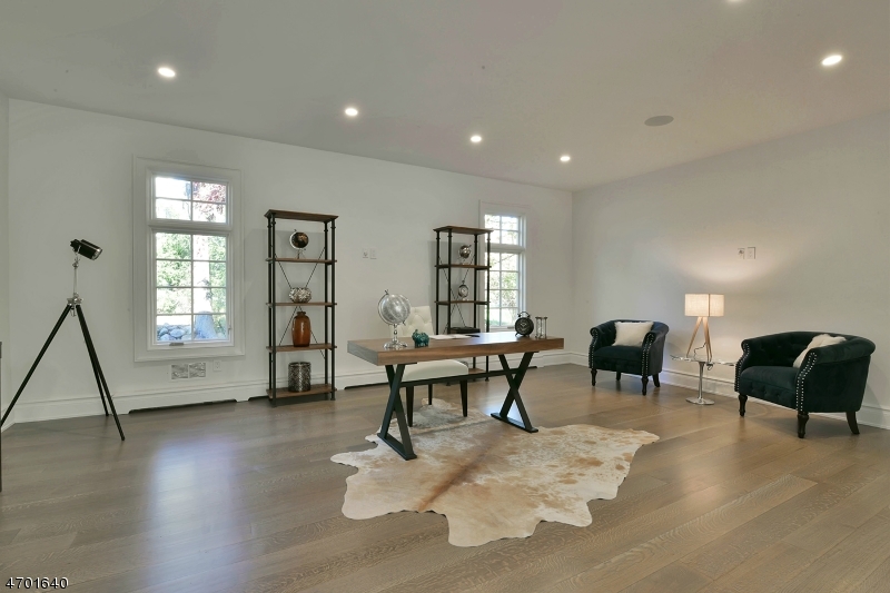 18 Glen Carl Rd, Upper Saddle River Boro, NJ 07458