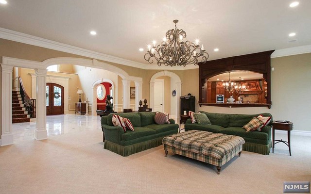 12 Old Woods Rd, Saddle River, NJ 07458