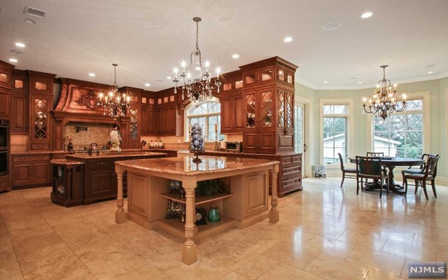 12 Old Woods Rd, Saddle River, NJ 07458
