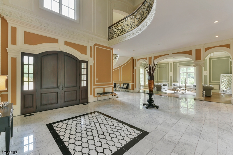 119 E Saddle River Rd, Saddle River Boro, NJ 07458