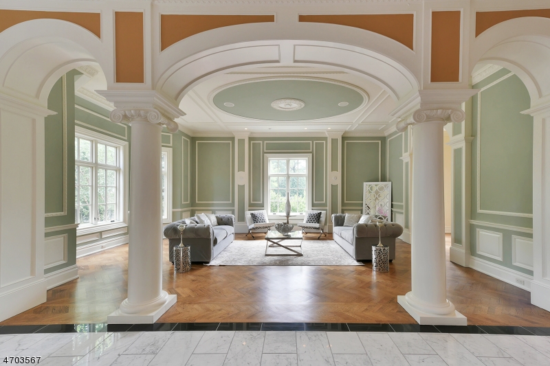 119 E Saddle River Rd, Saddle River Boro, NJ 07458