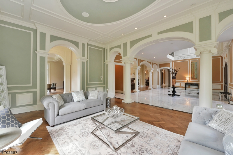119 E Saddle River Rd, Saddle River Boro, NJ 07458