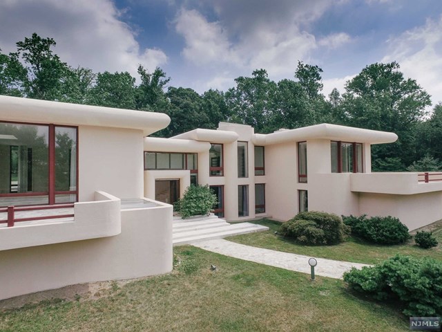 15 Timberline Dr, Alpine, NJ 07620