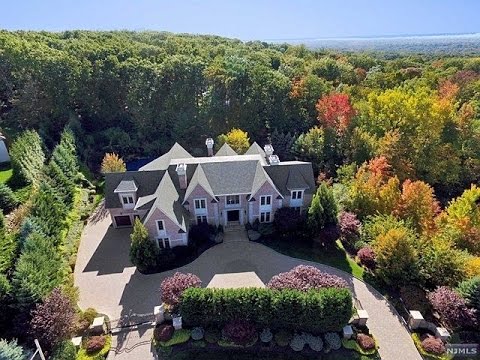 174 Vaccaro Dr, Cresskill, NJ 07626