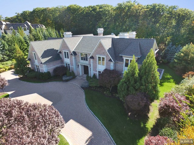 174 Vaccaro Dr, Cresskill, NJ 07626