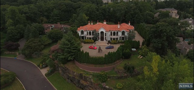 142Hoover Dr, Cresskill, NJ 07626