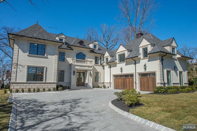 354 N Woodland St, Englewood, NJ 07631