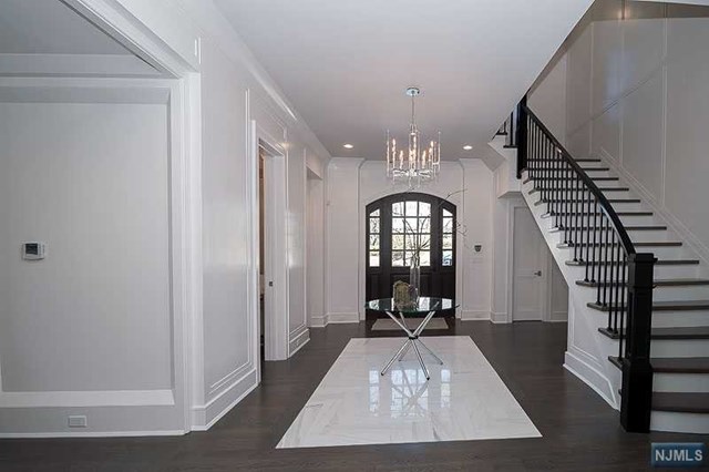 121Deerfield Dr, Tenafly, NJ 07670