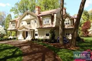 37-2 Wescott St, Old Tappan, NJ 07675