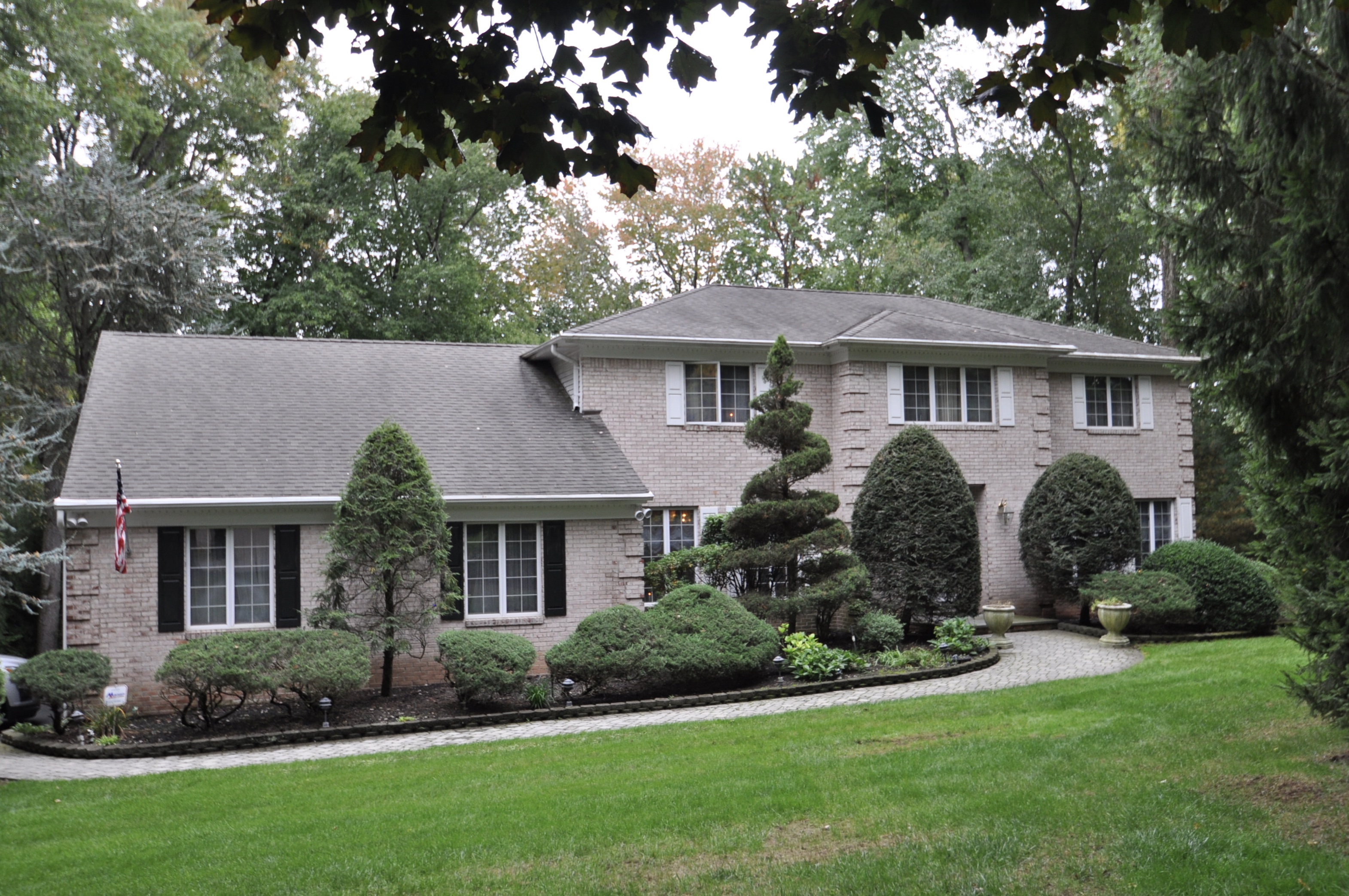 11 Fairway Lane, Old Tappan, NJ 07675