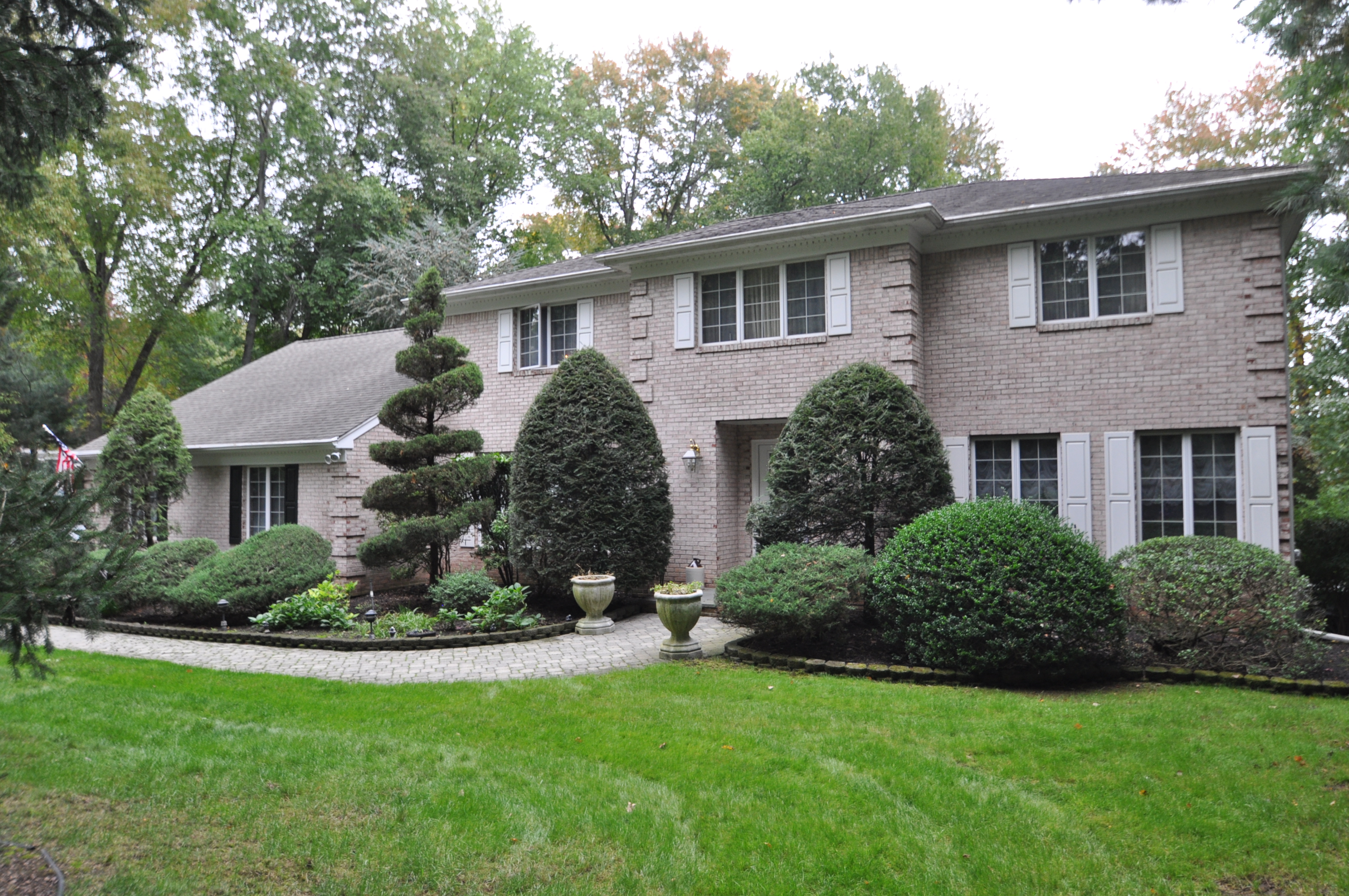 11 Fairway Lane, Old Tappan, NJ 07675