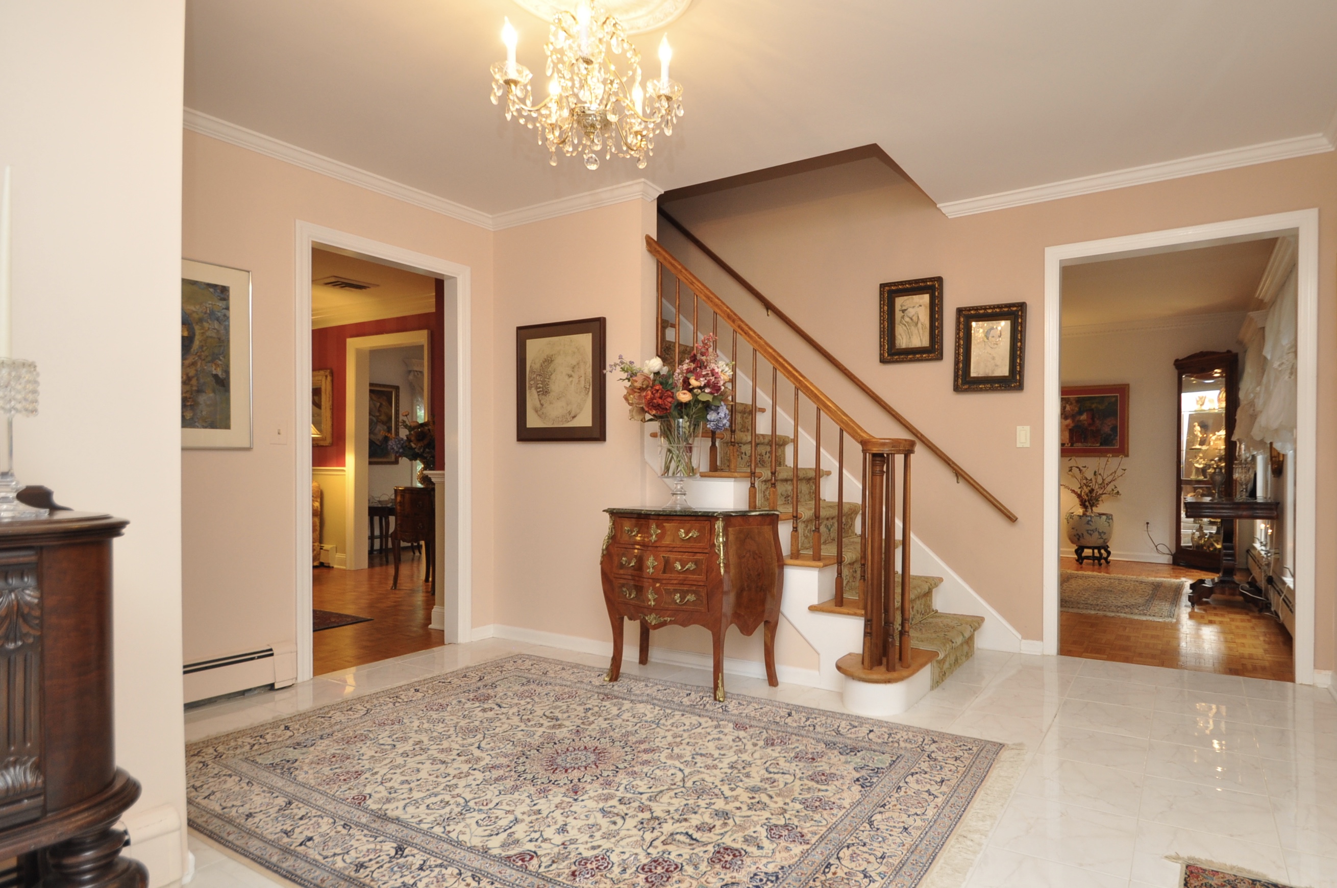 11 Fairway Lane, Old Tappan, NJ 07675