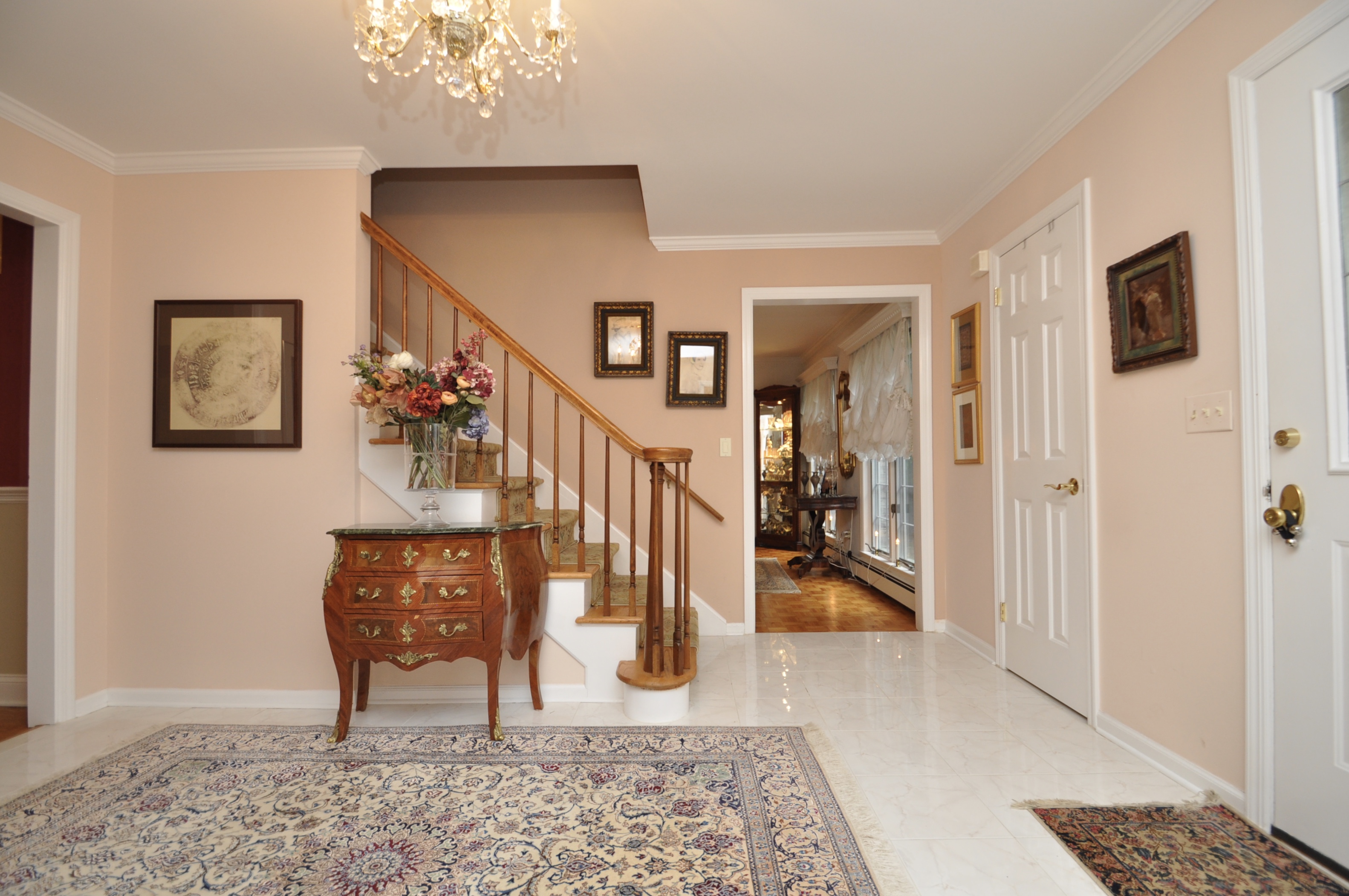 11 Fairway Lane, Old Tappan, NJ 07675