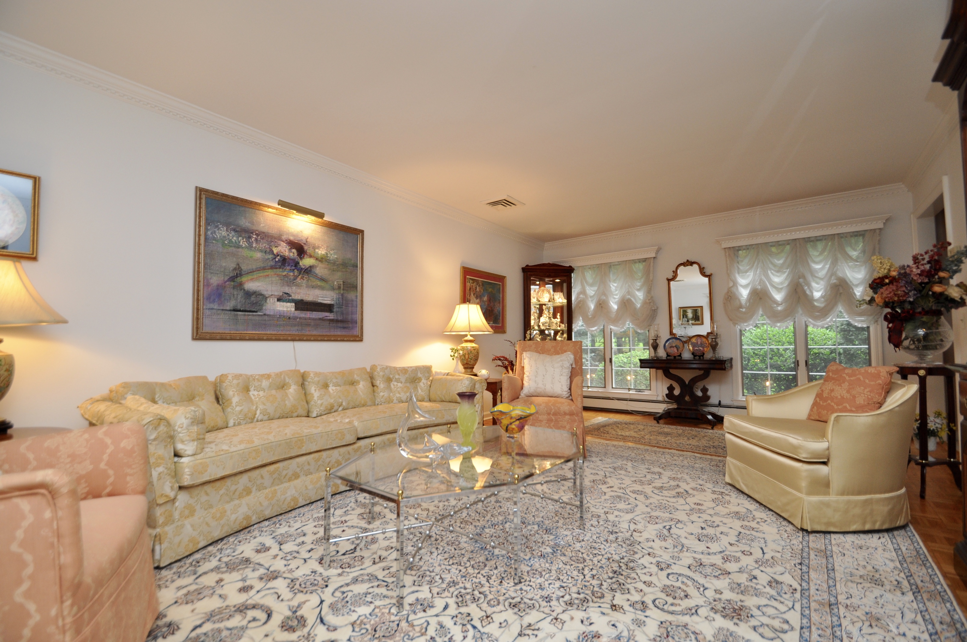 11 Fairway Lane, Old Tappan, NJ 07675