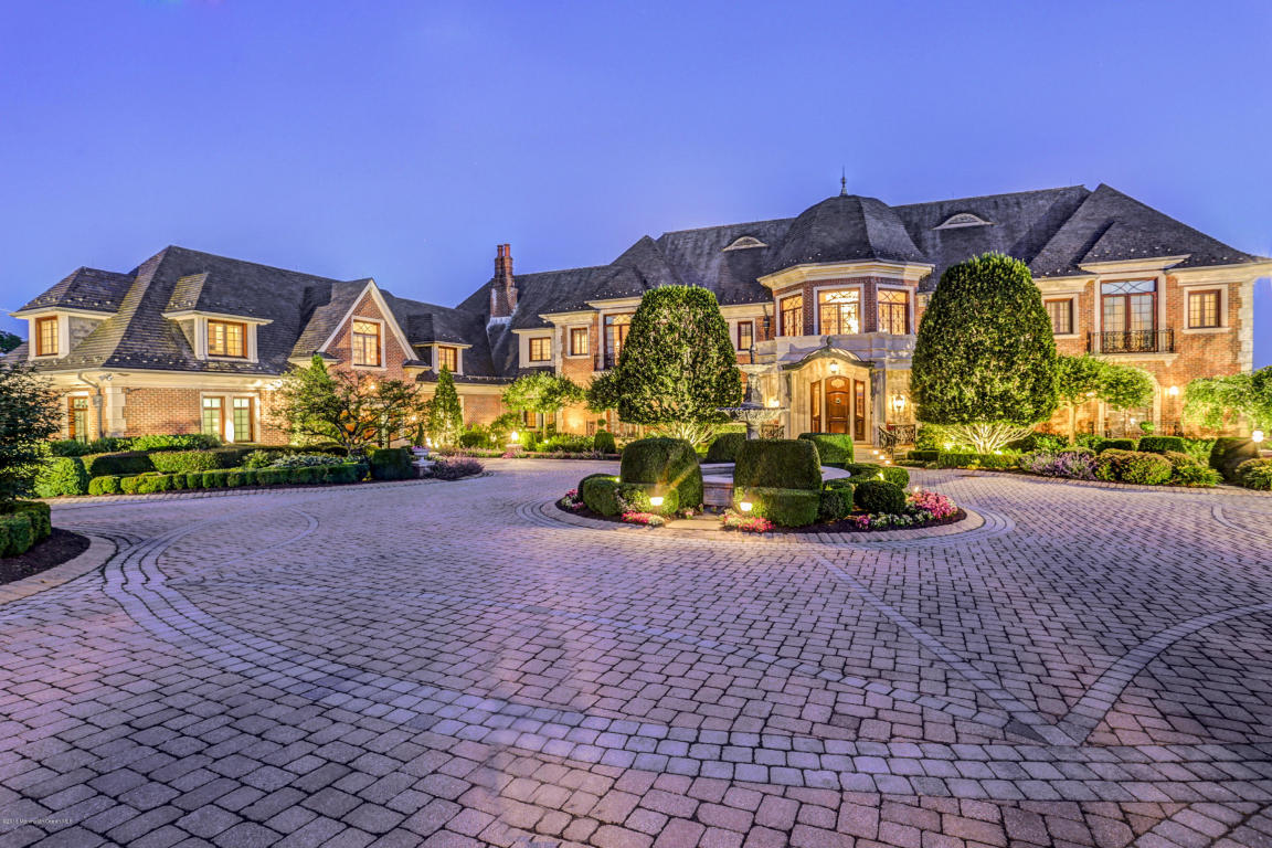 15 Sailors Way, Middletown, NJ 07748