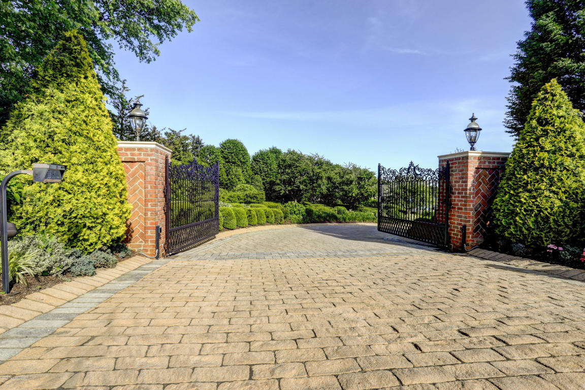 15 Sailors Way, Middletown, NJ 07748