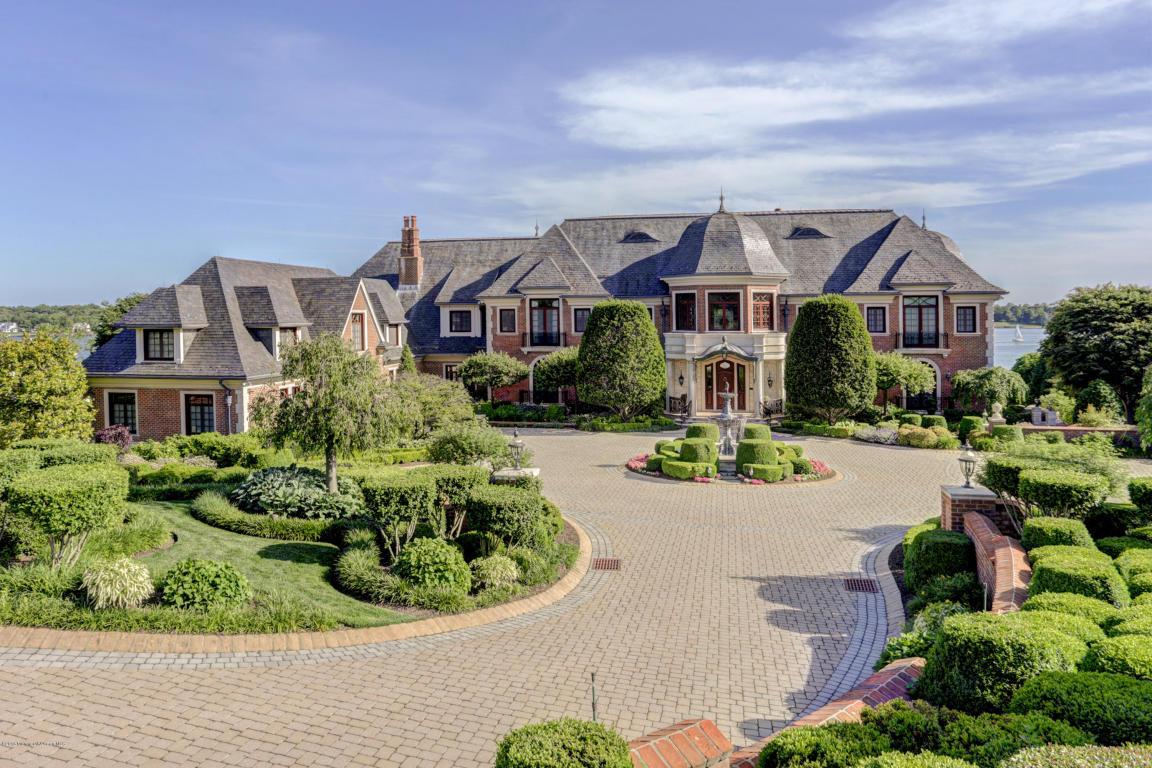 15 Sailors Way, Middletown, NJ 07748