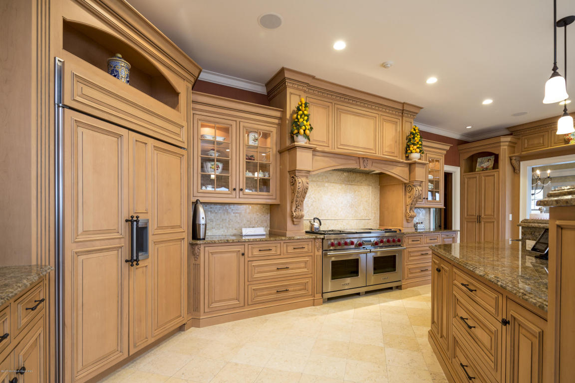 24 Gull Point Road, Monmouth Beach, NJ 07750