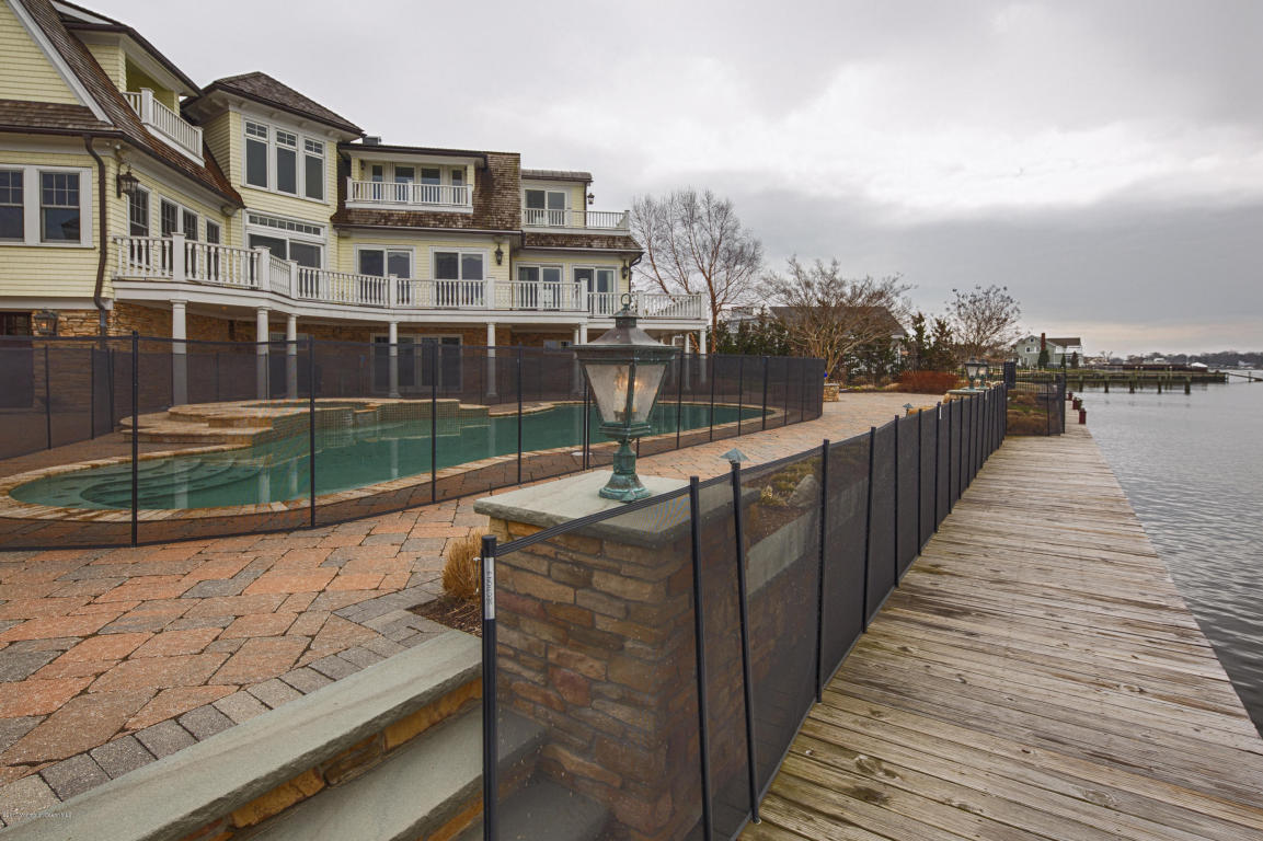 24 Gull Point Road, Monmouth Beach, NJ 07750
