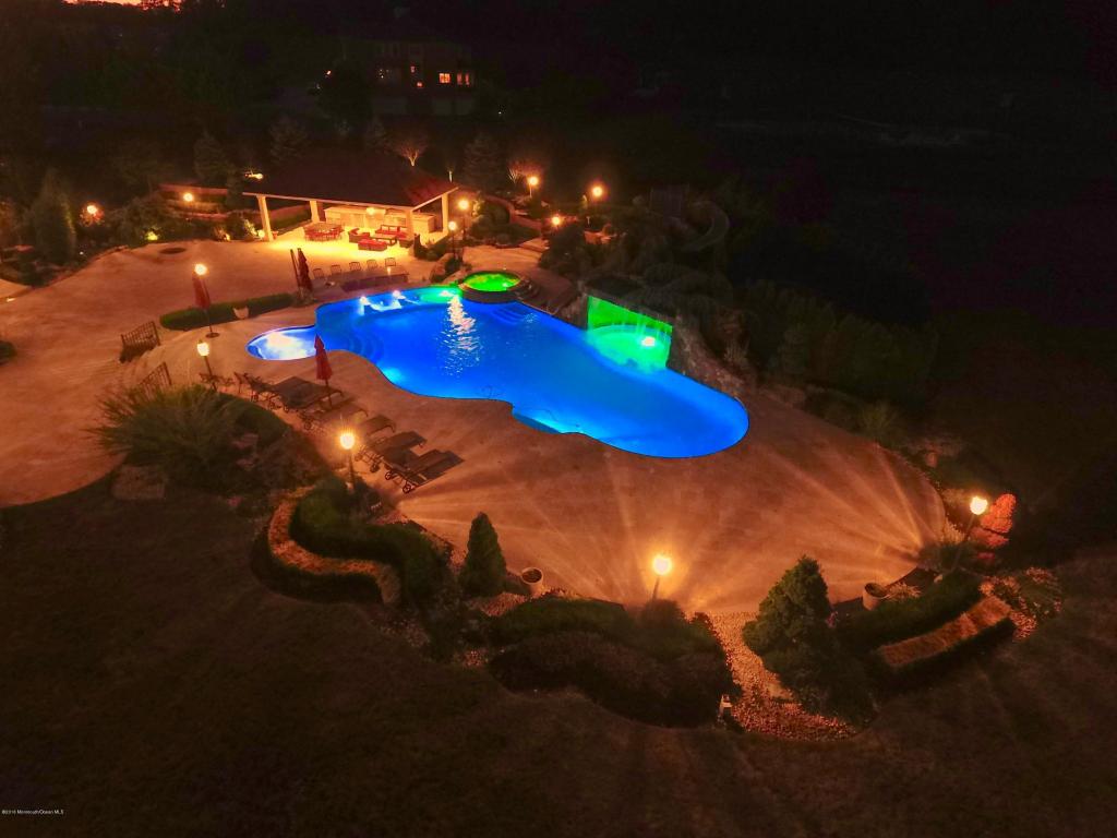 8 Palazzo Grande, Morganville, NJ 07751