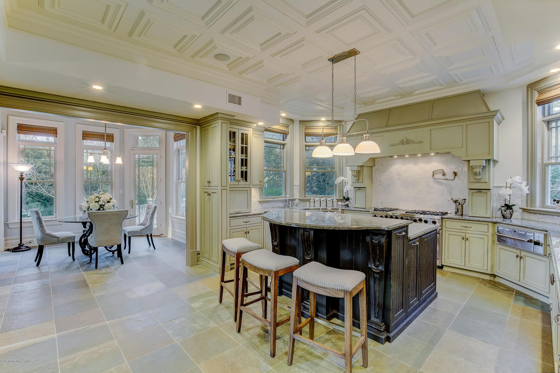 5 A Buttonwood Lane, Rumson, NJ 07760