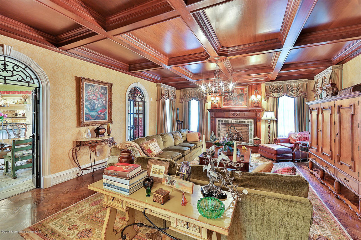 10 Belknap Lane, Rumson, NJ 07760