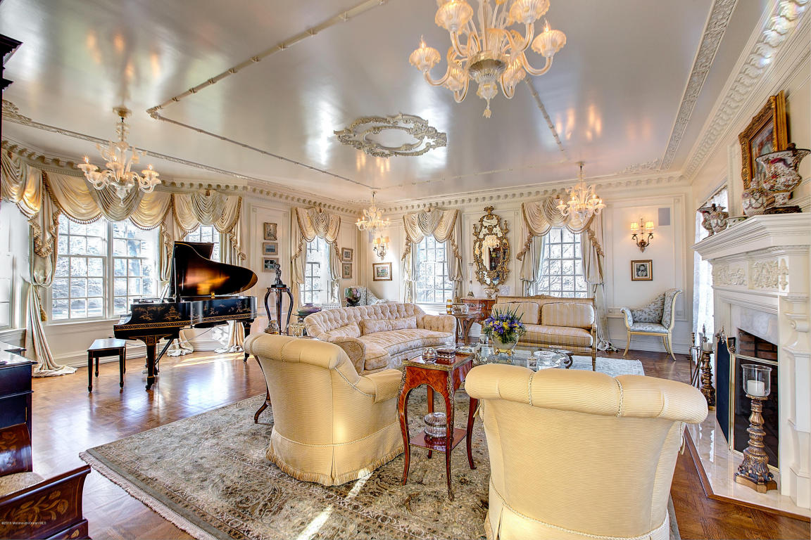 10 Belknap Lane, Rumson, NJ 07760