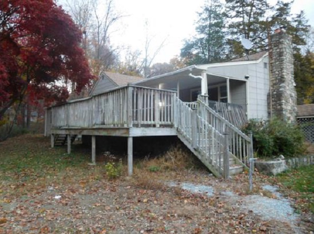 14 Pine DrBelvidere, NJ, 07823Warren County